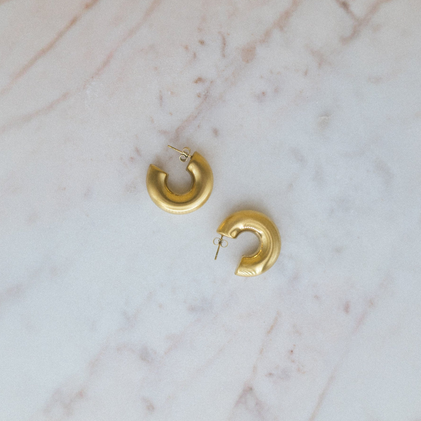 Textured Bold Hoops — 18K Textured Bold Gold Hoop Earrings