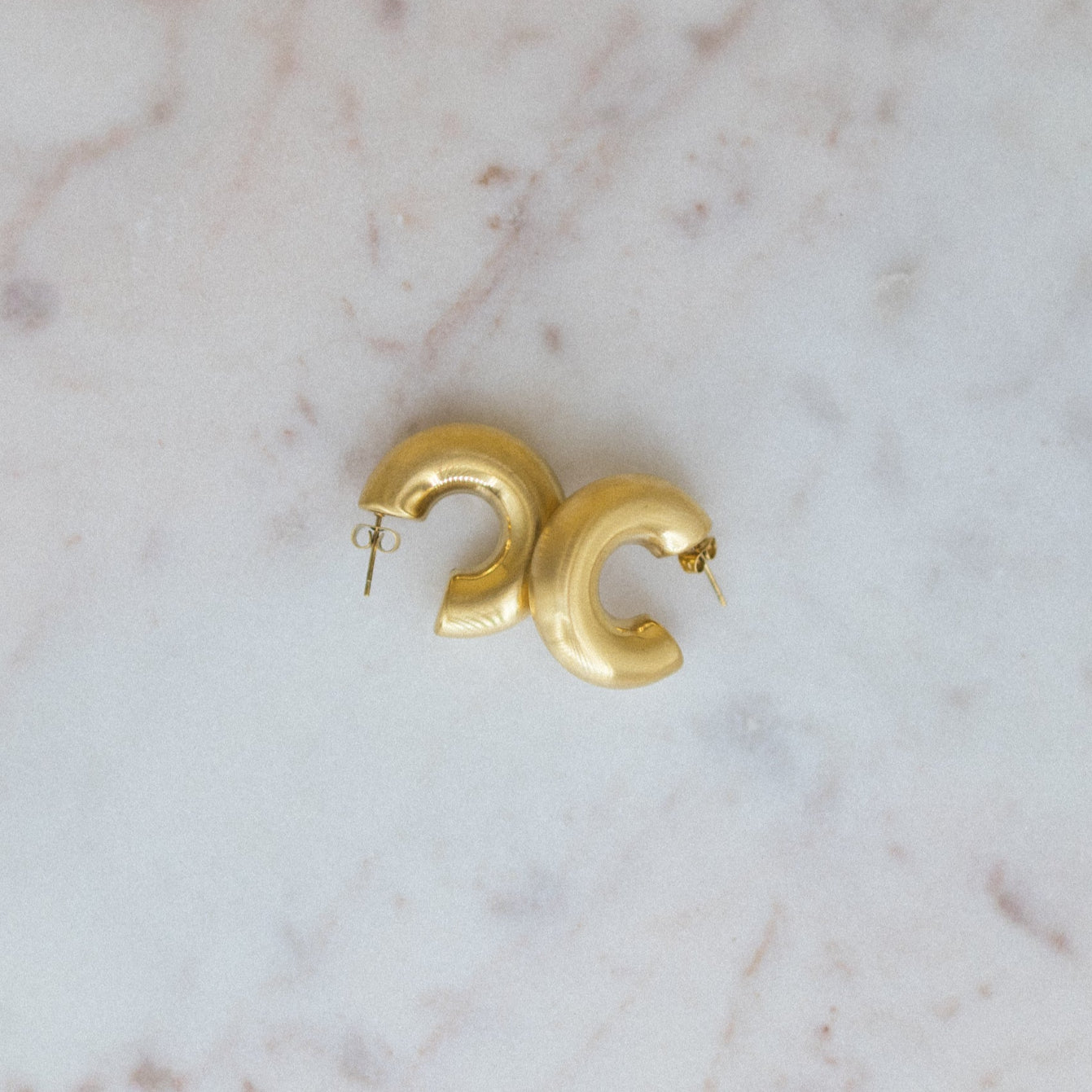 Textured Bold Hoops — 18K Textured Bold Gold Hoop Earrings